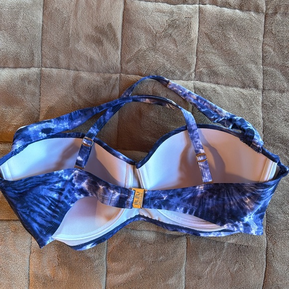 NWOT  Bleu Rod Beattie Womens Tie Dye Bikini 38D TOP ONLY. - Picture 5 of 5